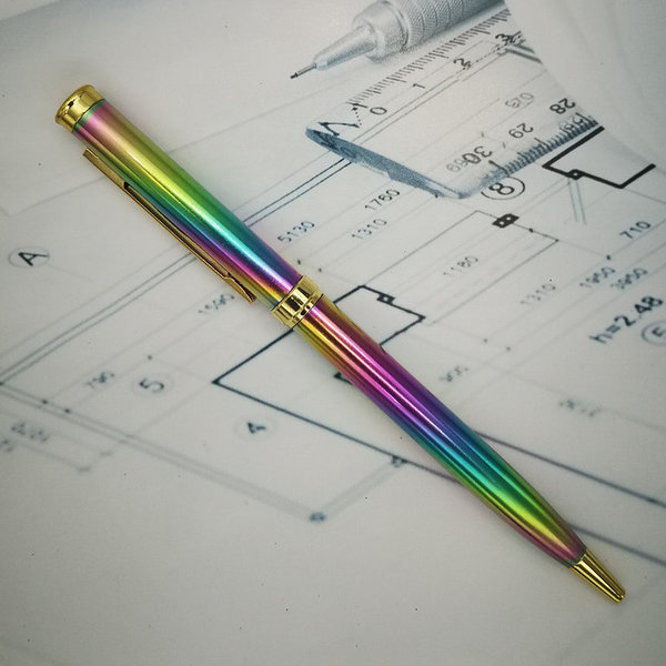 Kugelschreiber in Regenbogenfarben, personalisierbar mit einer Namensgravur - stilvoll